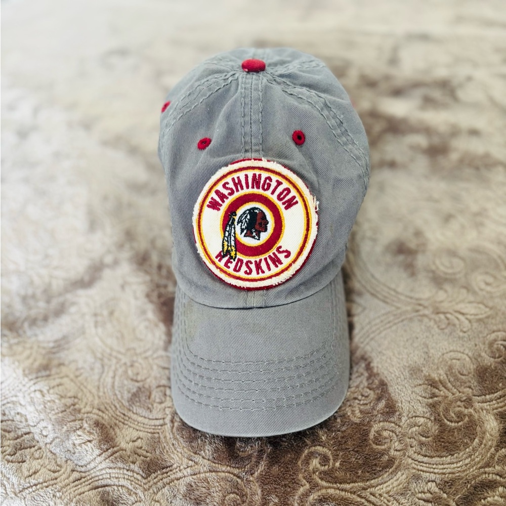 Washington Redskins Gray Baseball Cap with Team Patch sports
